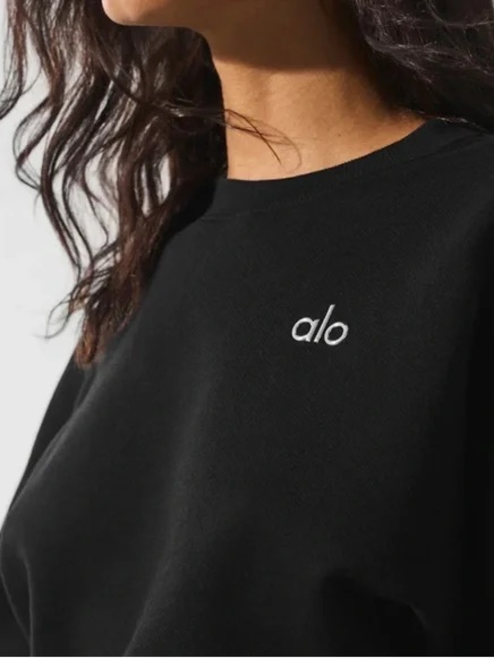 ALO Yoga Accollade Black Crewneck Sweatshirt with Silver Logo